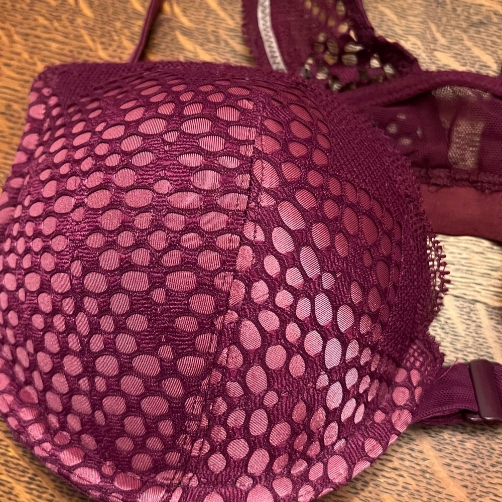 Victoria Secret Bombshell bra. - Picture 2 of 12